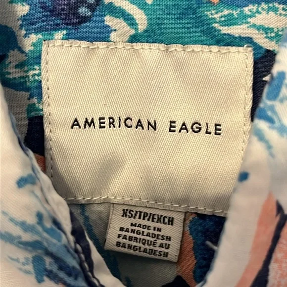 Men’s American Eagle XS Button Down Shirt - Picture 3 of 4
